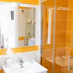 Binario Nove E Tre Quarti B&B 아그로폴리